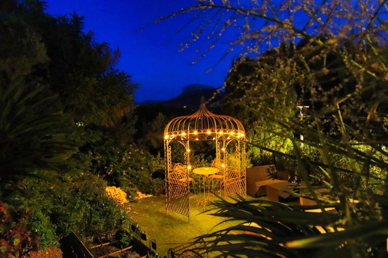 Bed and Breakfast La Demeure Insoupconnee Каси Экстерьер фото