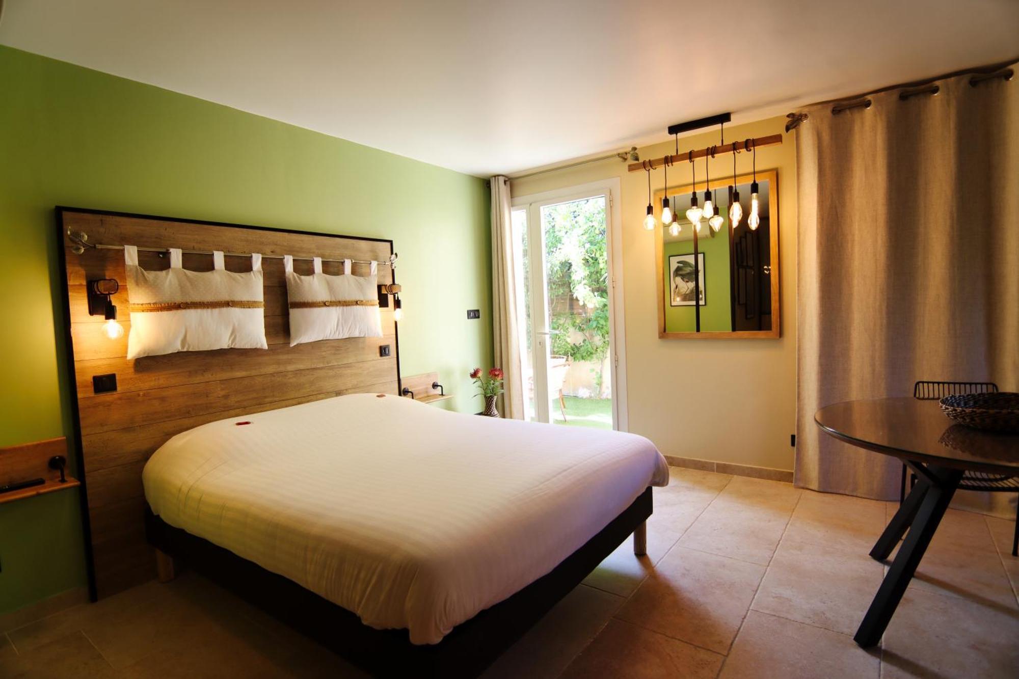 Bed and Breakfast La Demeure Insoupconnee Каси Экстерьер фото