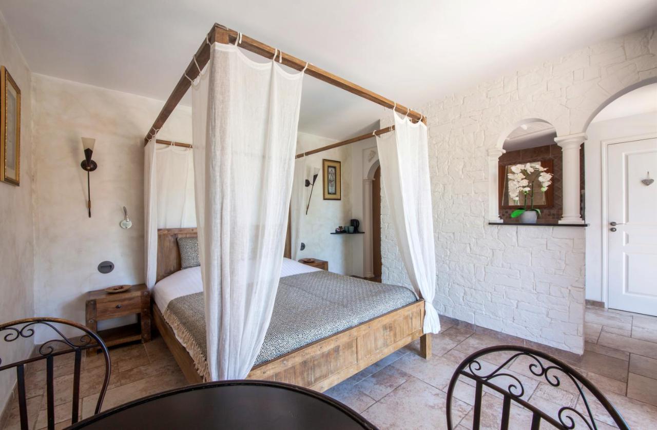 Bed and Breakfast La Demeure Insoupconnee Каси Экстерьер фото
